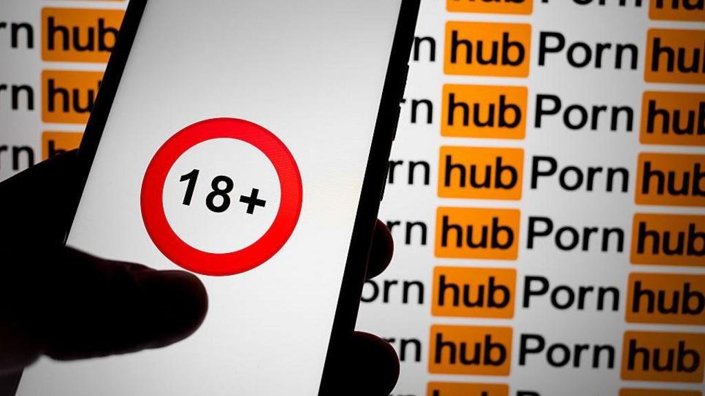 Pornhub returns to Australia but only for adults with Apple devices