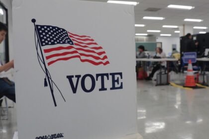 Breaking down the latest midterm polls with Democrats threatening in GOP strongholds