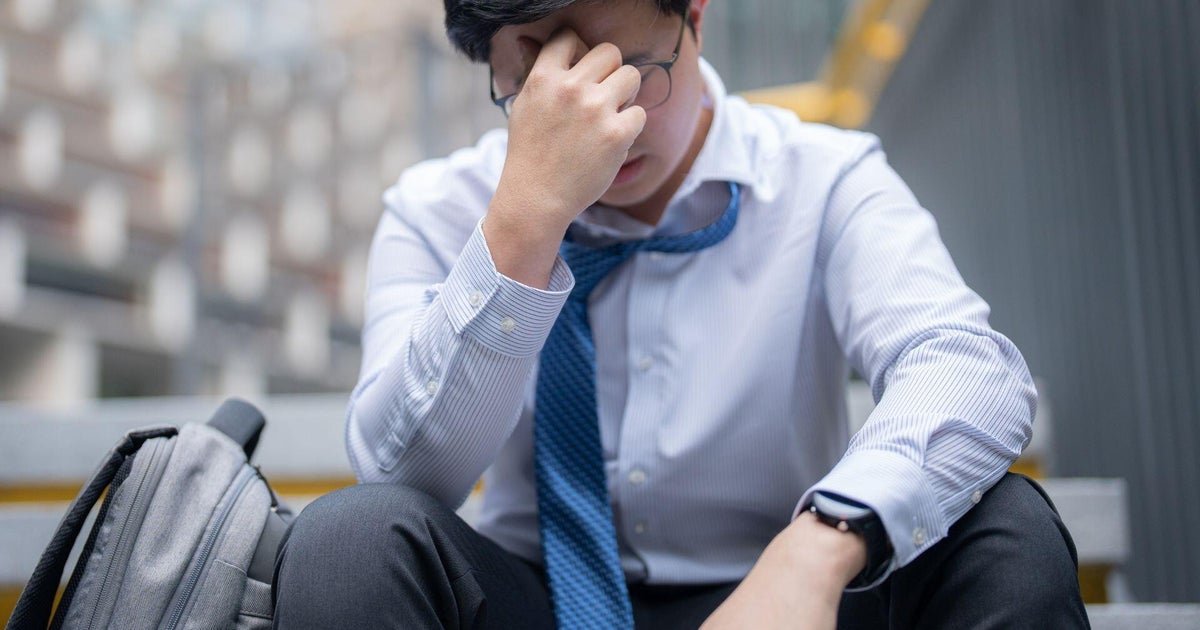 Hiring slows, unemployment ticks up in latest jobs report