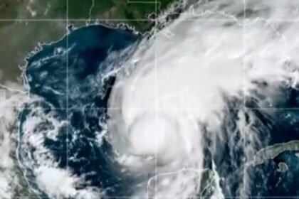 Hurricane Isaias lashing Gulf Coast ahead of landfall