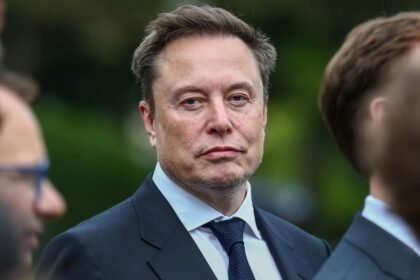 Alex Gibney on his new Elon Musk documentary: "He hires great engineers"