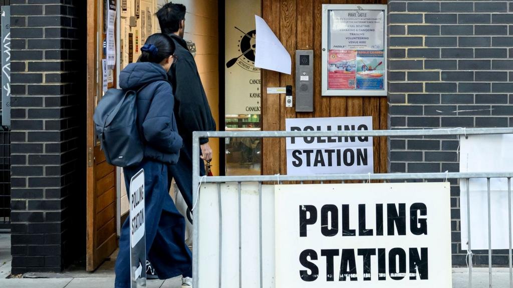 Polls close in Holborn and St Pancras by-election