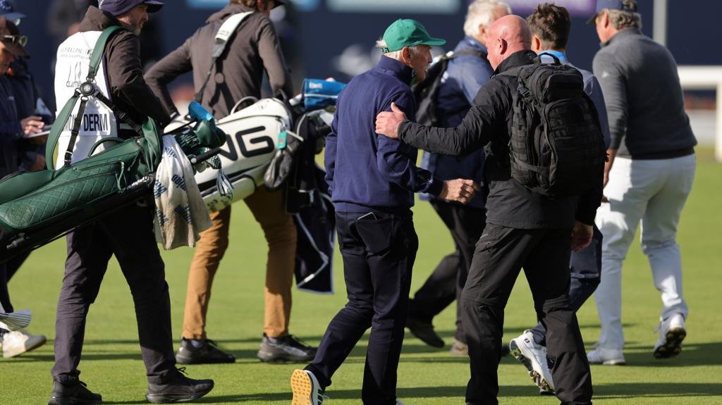 Celtic condemn fan protest as Desmond targeted at Alfred Dunhill
