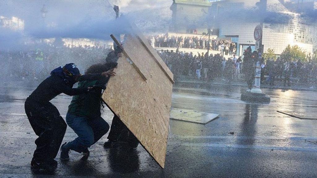France promises 3,000 extra teachers in first step to calm student protests