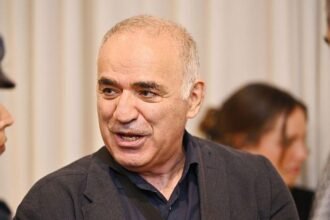 Russian dissident Garry Kasparov says US warned him of danger to his life
