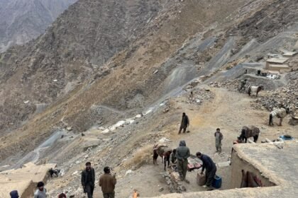 Afghanistan’s emerald miners struggle with tools but attract global buyers
