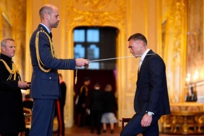 Burrow would be proud of knighthood - Sinfield