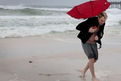 Life-threatening Hurricane Isaias makes landfall in Florida