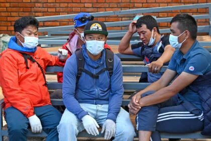 Nepal avalanche kills at least 15 expedition workers