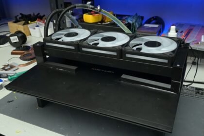 Crazed modder straps 360mm AIO radiator to laptop, cuts temps to below 40 degrees