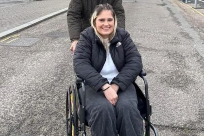 Disabled woman had to 'crawl on hands and knees' to get off train