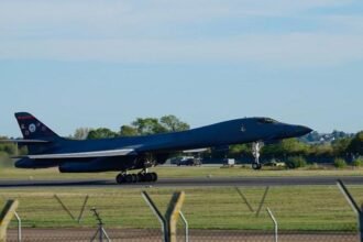 US removes all bombers from UK air base