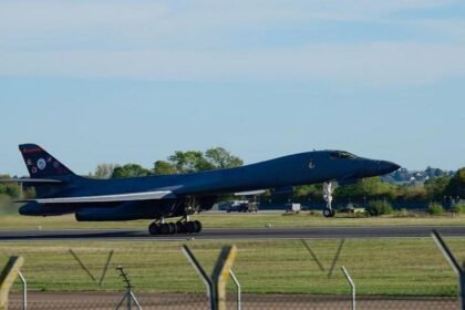 US removes all bombers from UK air base