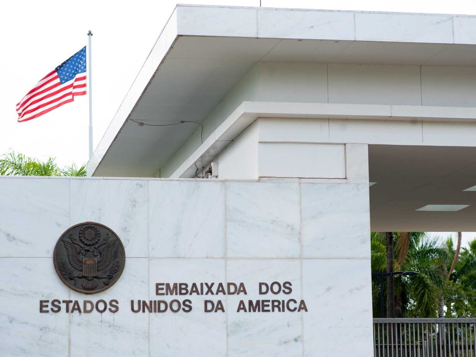 US and Australia suspend diplomatic operations in Brazil before election