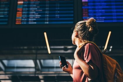 When to book Thanksgiving and Christmas flights for the best deals
