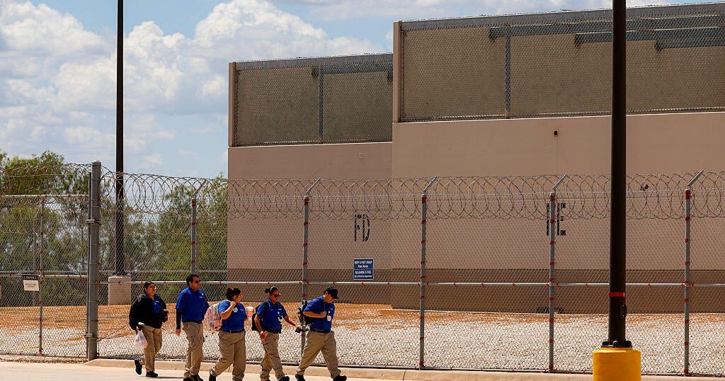 Supreme Court to hear dispute over Trump's mandatory detention policy