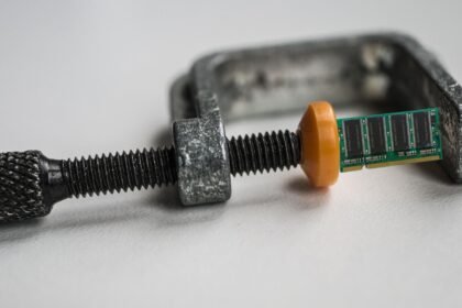 New Linux tech compresses memory in RAM, as RAM, for 452x speedup
