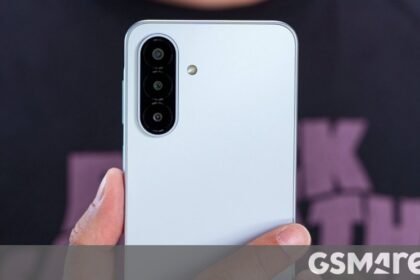 Report: Samsung is cutting up to 30% of its smartphone production in Q4
