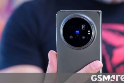 vivo X Fold6 in for review