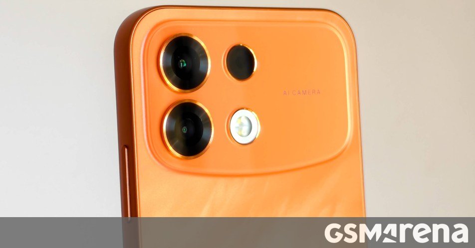 Oppo F35 Pro hands-on