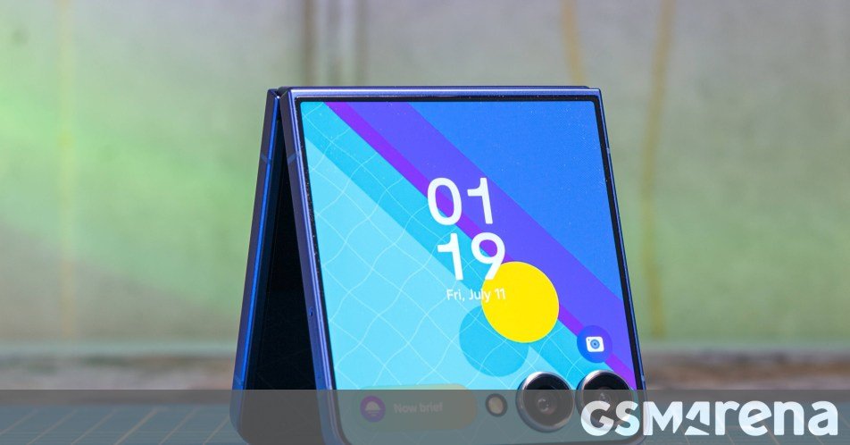 Samsung Galaxy Z Fold7 and Flip7 One UI 9 update is now available in the US