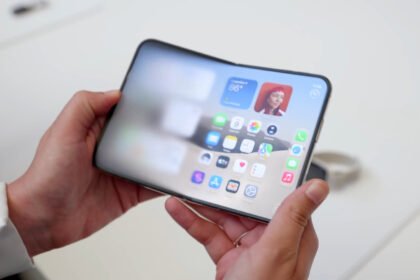 The iPhone Duo’s Unfolding Animation Is Giving Z Fold 8 Owners FOMO, but Not Me