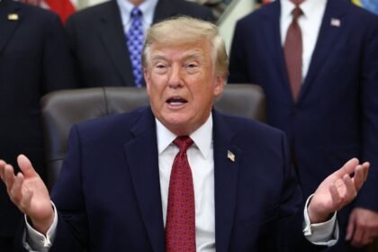 Trump amazed that an ‘Israeli plumber’ helped land Flydubai flight