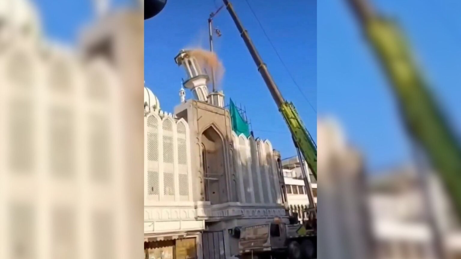 Minaret of Indian mosque collapses during controversial demolition