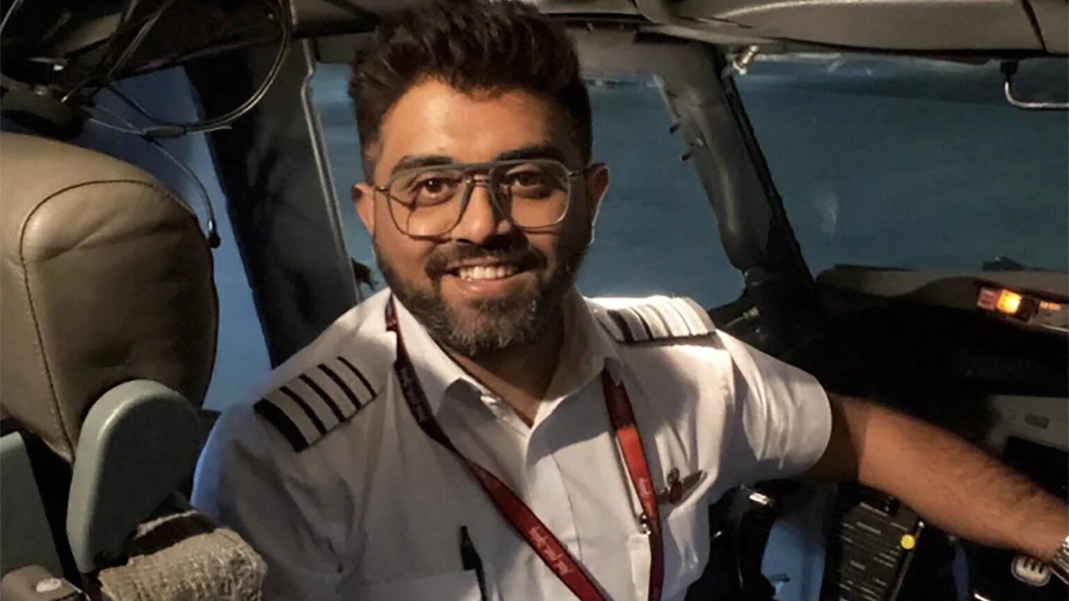 Who is Capt. Smit, Machchhar, the pilot of the Flydubai flight?