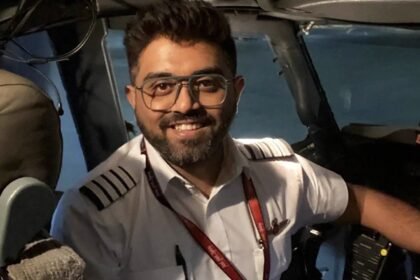 Who is Capt. Smit, Machchhar, the pilot of the Flydubai flight?