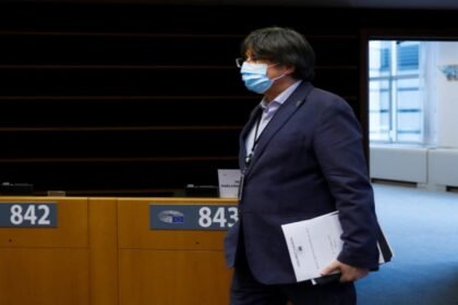 Catalan separatist leader Puigdemont to return home after warrant lifted