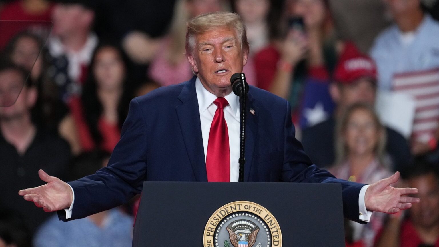 Trump interrupted by protesters at Texas rally
