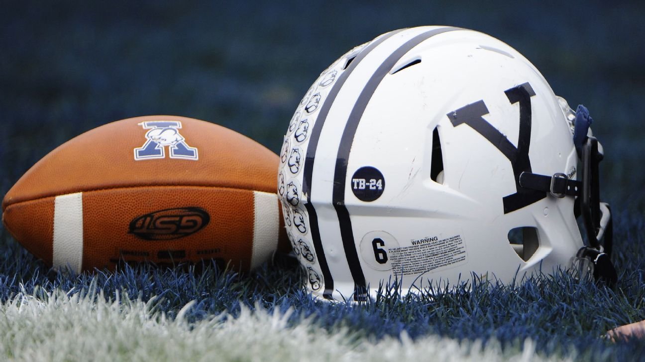 Reno throws for 4 TDs, leads Yale to win after death of father