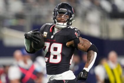 Source: Seahawks decide not to sign RB Mixon after physical