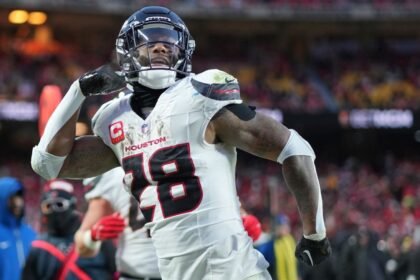 Source: Seahawks signing RB Mixon with rookie Price on IR