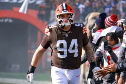 Sources: Browns' sack leader Graham (knee, ankle) set to miss a few weeks