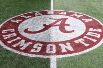 Alabama TE Ford hopes to play vs. Georgia despite broken arm