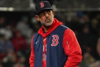 Report: Cora again declines chance to manage Phils, plans to take '27 off