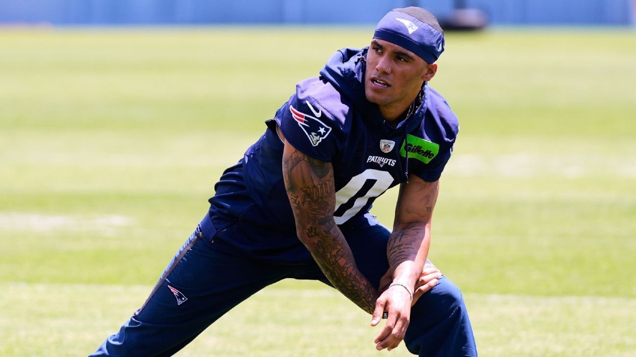 Patriots won't have starting CBs Gonzalez, Davis