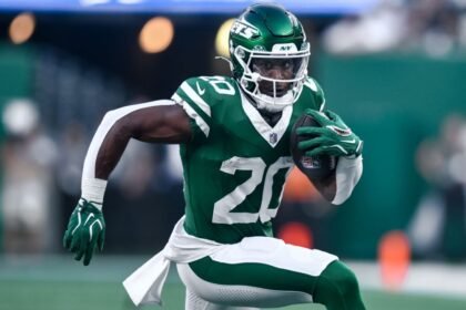 RB Hall, WR Mitchell among Jets' offensive starters ruled out vs. Bears
