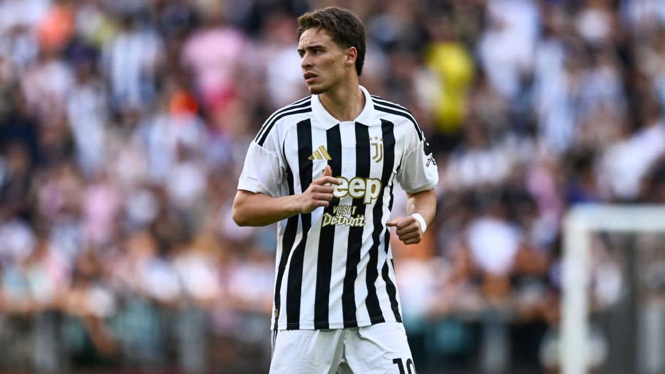 Transfer rumors, news: Arsenal among clubs chasing winger Yildiz