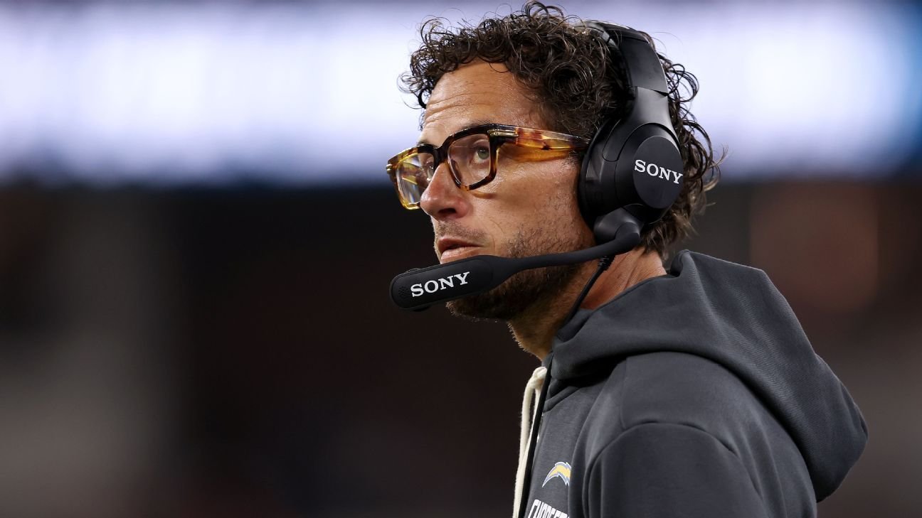 Chargers' Harbaugh standing by OC McDaniel: 'Job is not in jeopardy'