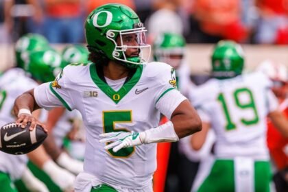 QB Moore returns to practice for Ducks, status TBD for clash with Bruins