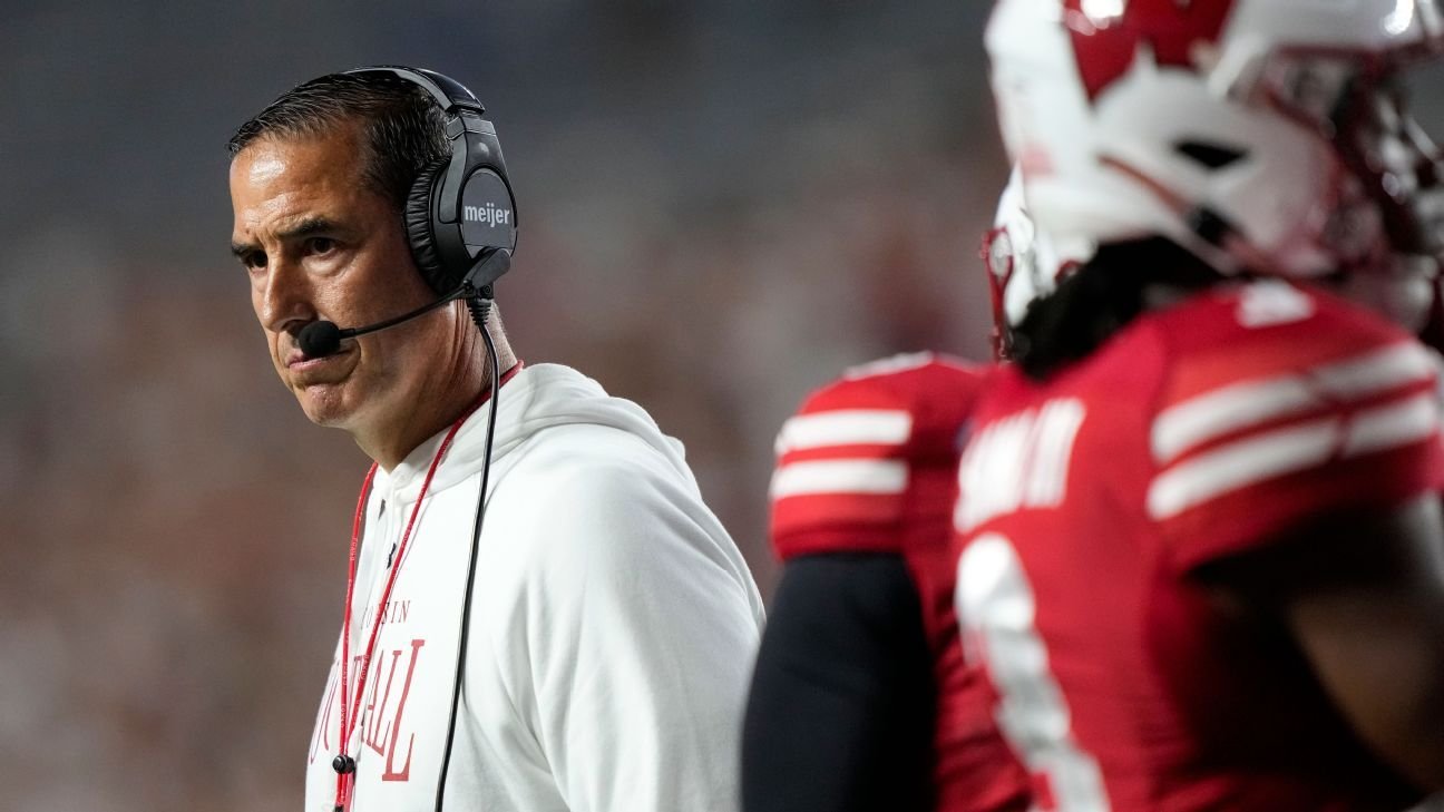 Coaching notes: Wisconsin conundrum, rise of Diaz and Dickert, coordinator questions