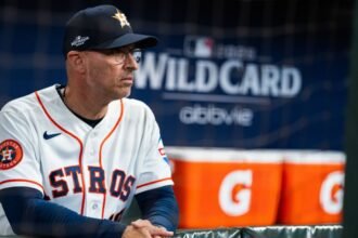 Espada tries to defuse tension after Astros' reaction to crowd size, boos