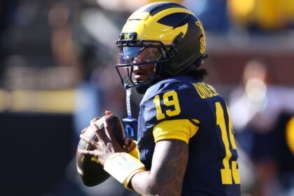 College football best bets: Big 10 showdowns, SEC thrillers ... and a UMass OVER?
