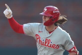 Bohm homer saves Phillies' season after Harper fielding gaffe, tying HR