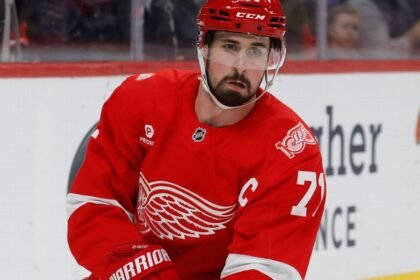 Amid trade request, Red Wings move Larkin to IR before home opener