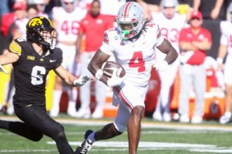 Smith to Heisman voters after record day: 'I'm the best player in the country'