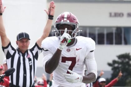Alabama looks like, well, Alabama; Jeremiah Smith is undeniable